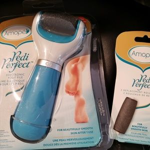 PEDI PERFECT WITH 2 REPLACEMENT ROLLER HEADS , NEW